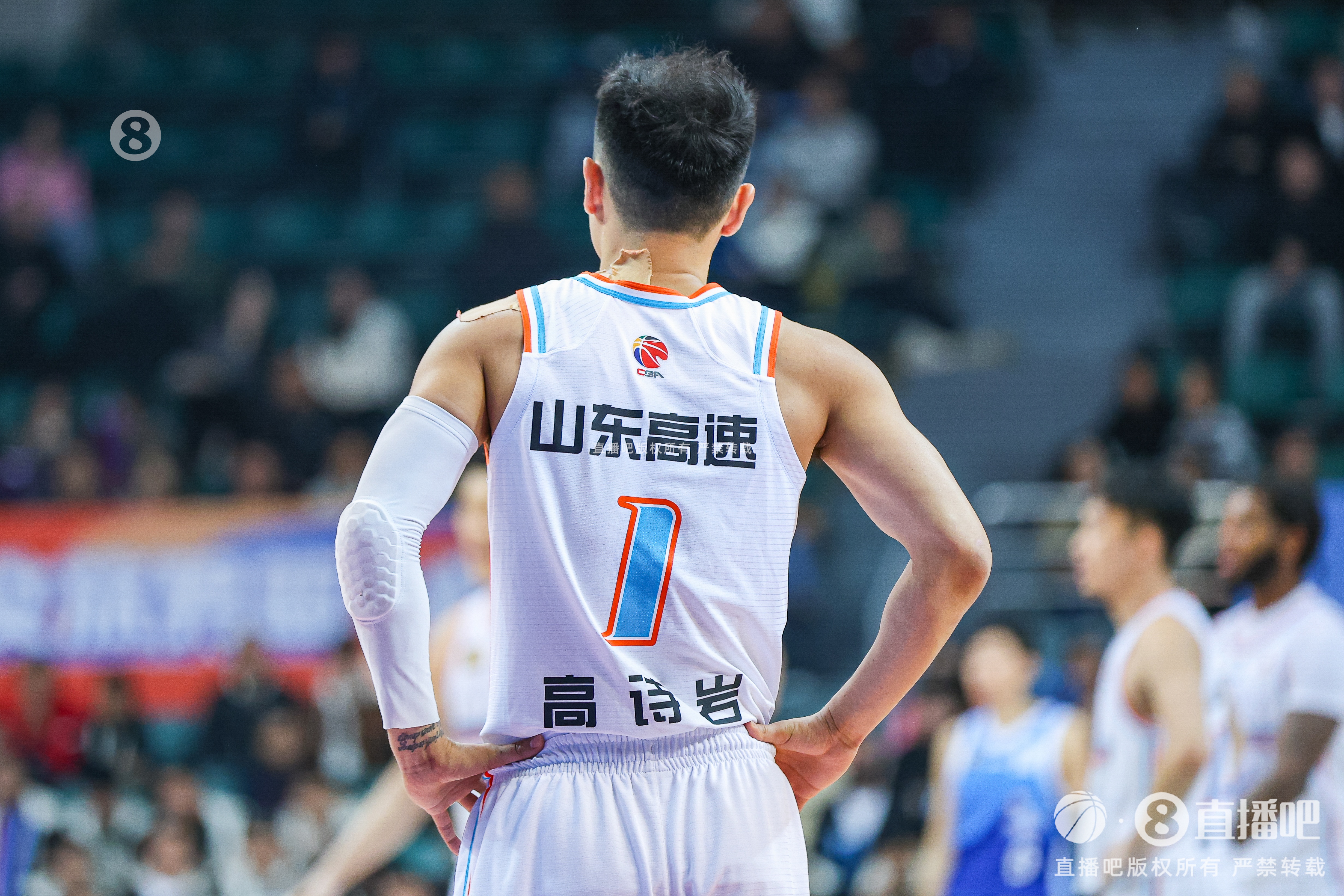 高诗岩:我们积极去调整状态 争取把三阶段11场比赛打好